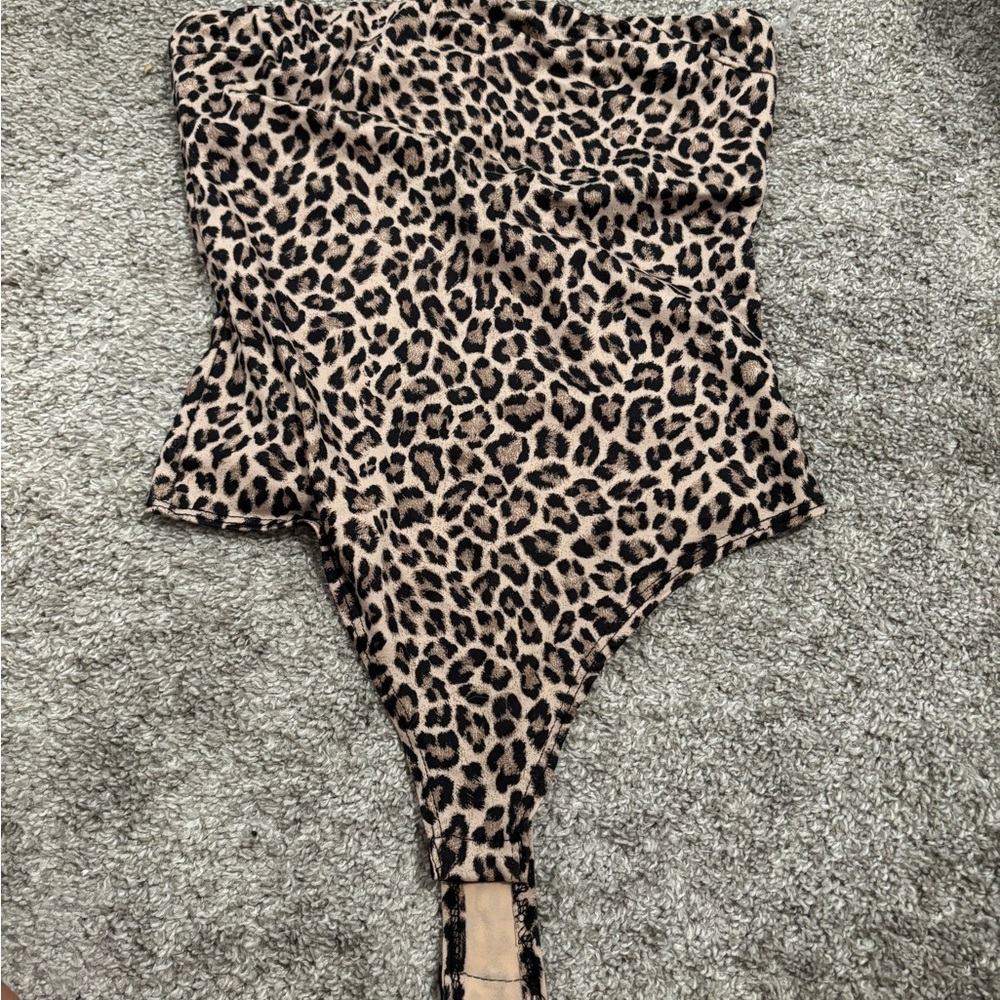 Gaze Leopard Print Bodysuit